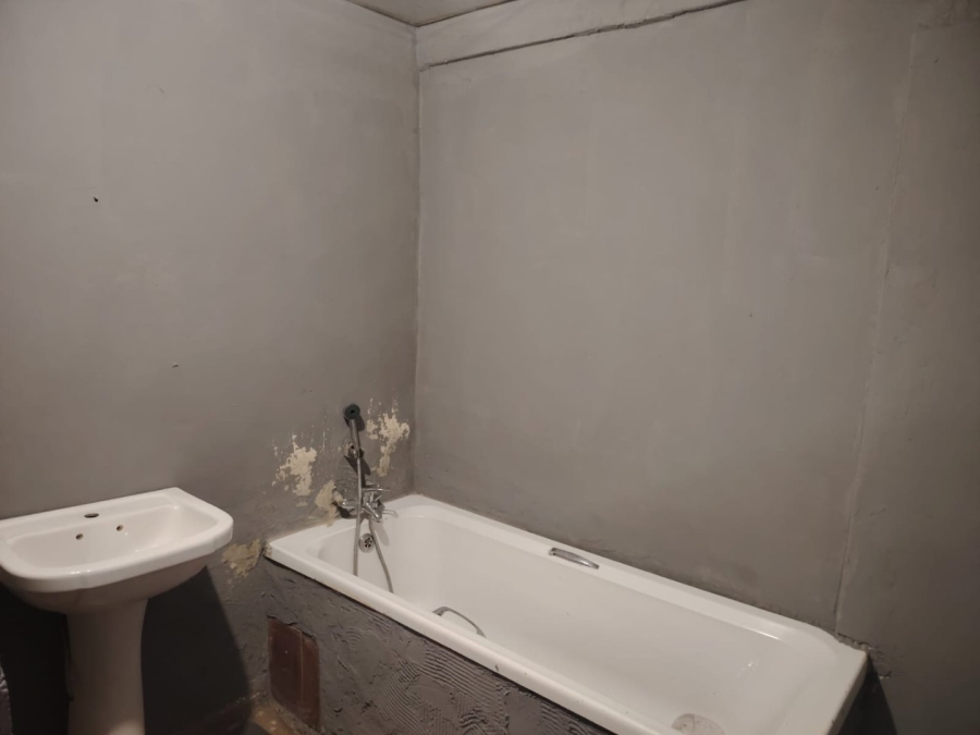 4 Bedroom Property for Sale in Mbekweni Eastern Cape